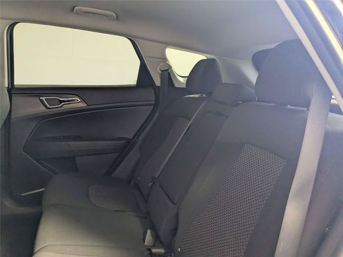 Used 2024 Kia Sportage LX FWD image 32