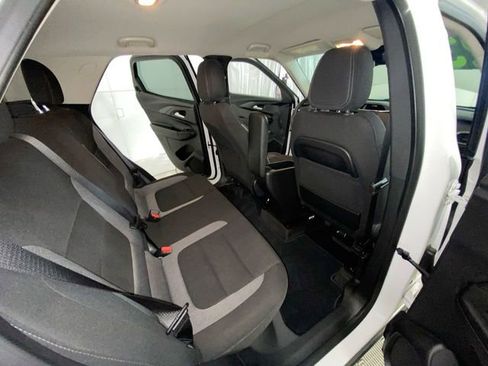 Used 2023 Chevrolet TrailBlazer LT FWD image 32