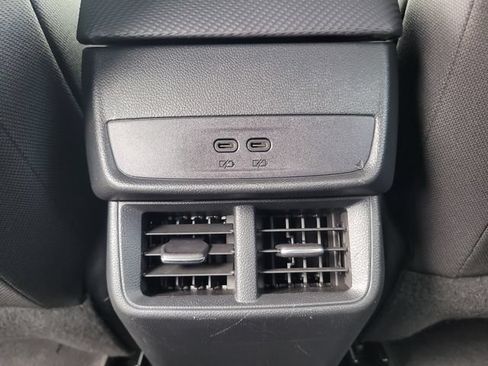 Used 2025 Chevrolet Equinox LT AWD/4WD image 14