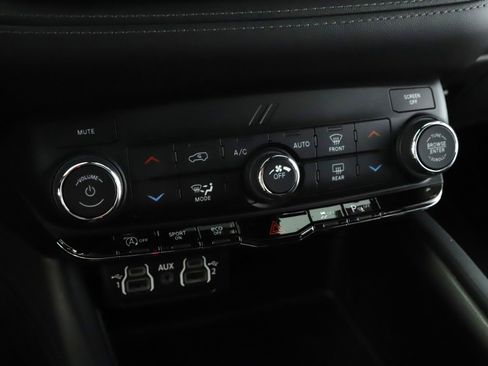 Used 2023 Dodge Durango SXT Launch Edition AWD/4WD image 13