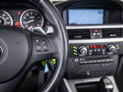 Used 2011 BMW 335i Convertible image 36