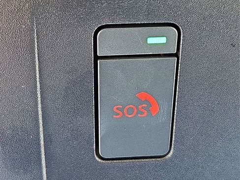 Used 2025 Nissan Pathfinder SV image 22