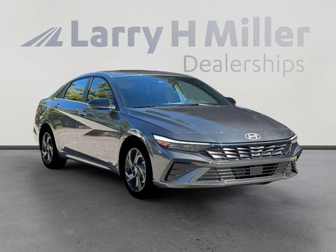 New 2026 Hyundai Elantra SEL Sport Premium FWD image 11