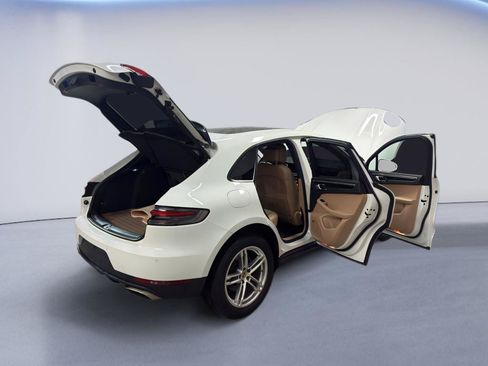 Used 2021 Porsche Macan AWD/4WD image 12