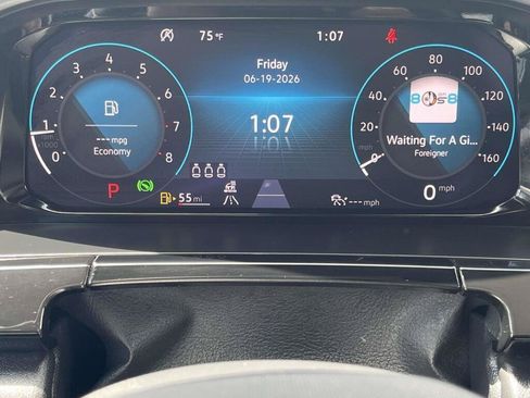 Used 2025 Volkswagen Atlas Cross Sport SE FWD image 3