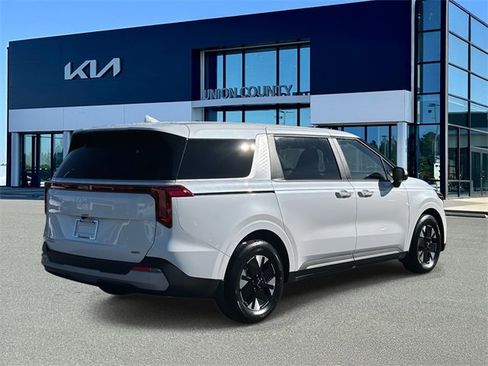 New 2026 Kia Carnival LXS image 12