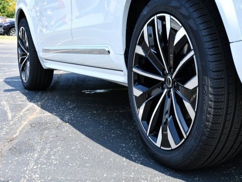 New 2026 Volvo XC90 B6 Plus w/ Protection Package Premier image 9