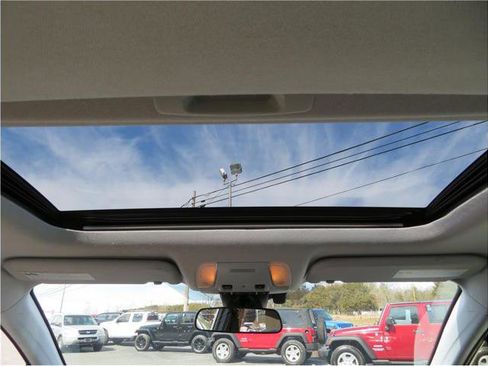 Used 2017 Toyota Prius Three Touring image 3