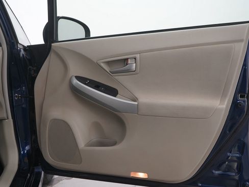 Used 2014 Toyota Prius Two FWD image 9