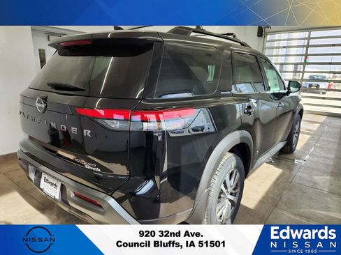 New 2026 Nissan Pathfinder SL AWD/4WD image 9