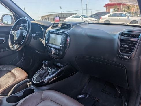 Used 2017 Kia Soul + FWD image 24