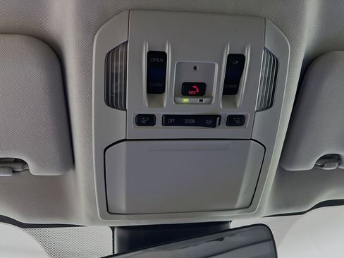 Used 2024 Toyota Highlander XLE image 21