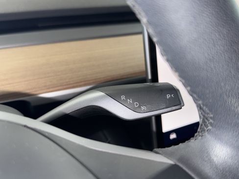 Used 2023 Tesla Model Y Performance image 24