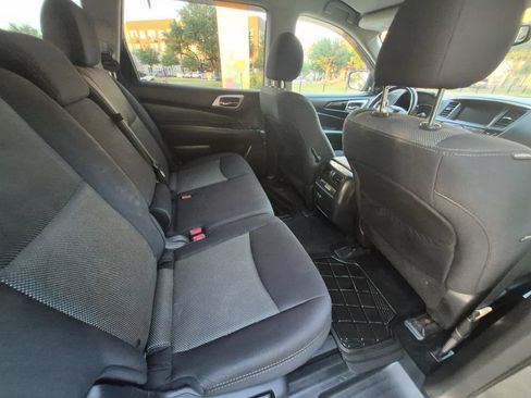 Used 2019 Nissan Pathfinder SV FWD image 14