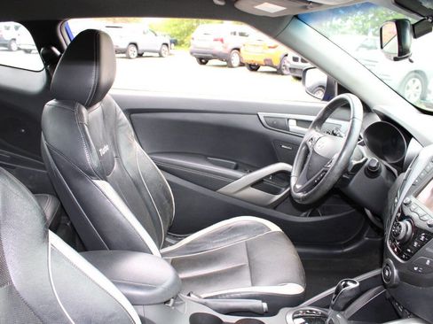 Used 2013 Hyundai Veloster Turbo FWD image 11