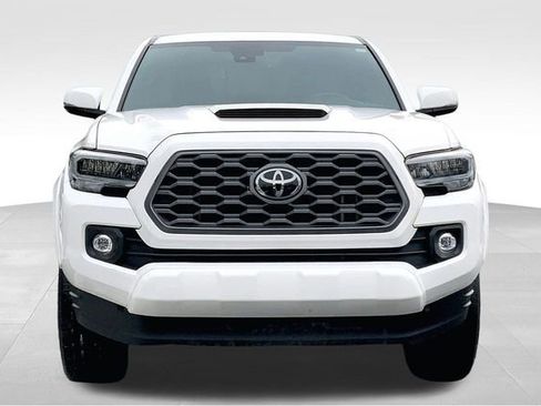 Used 2023 Toyota Tacoma TRD Sport image 3