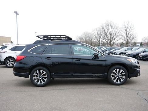 Used 2017 Subaru Outback 2.5i Limited image 8