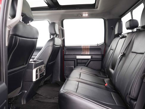 Used 2019 Ford F150 Lariat w/ Equipment Group 502A Luxury AWD/4WD image 20