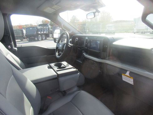 New 2026 Ford F350 XL w/ XL Chrome Package image 15