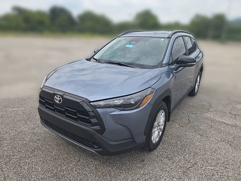 Used 2026 Toyota Corolla Cross LE w/ Moonroof Package FWD image 9