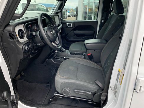 Used 2024 Jeep Gladiator Sport AWD/4WD image 54
