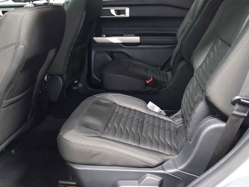 Used 2021 Ford Explorer XLT AWD/4WD image 31