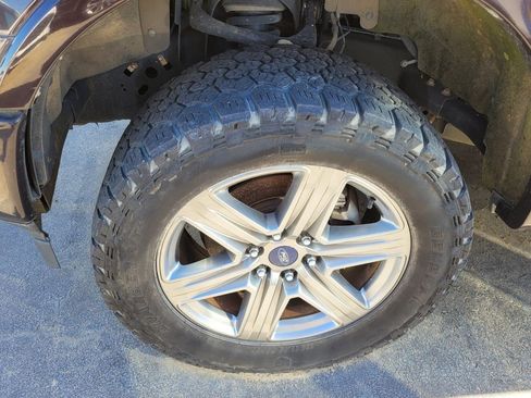 Used 2018 Ford F150 XLT w/ Equipment Group 302A Luxury AWD/4WD image 5