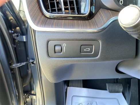 Used 2021 Volvo XC60 T6 Inscription image 15