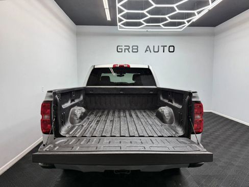 Used 2018 Chevrolet Silverado 1500 Custom w/ Custom Value Package image 7