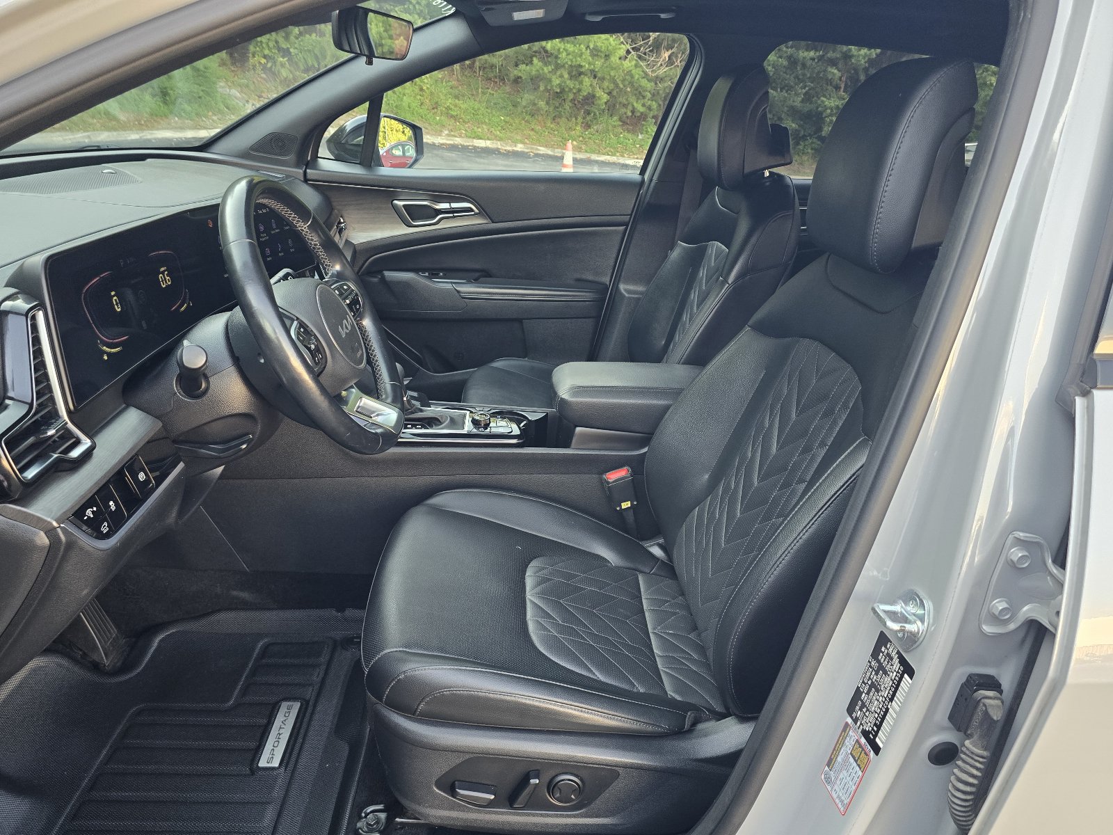 Used 2024 Kia Sportage X-Line w/ X-Line Premium Package AWD/4WD image 11