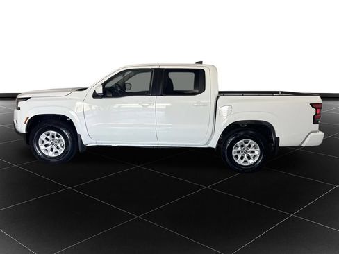 Used 2024 Nissan Frontier SV w/ Technology Package AWD/4WD image 2