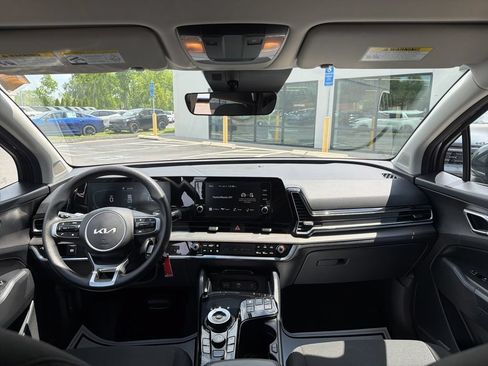 Used 2025 Kia Sportage LX AWD/4WD image 22