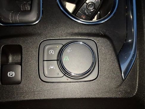 Used 2023 Chevrolet Traverse LT w/ LPO, Floor Liner Package image 22