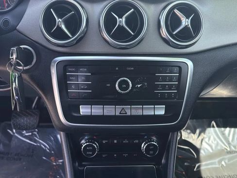 Used 2018 Mercedes-Benz GLA 250 image 16