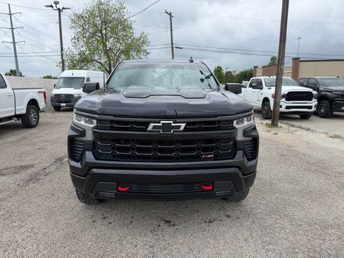 Used 2024 Chevrolet Silverado 1500 LT Trail Boss w/ Convenience Package II AWD/4WD image 10