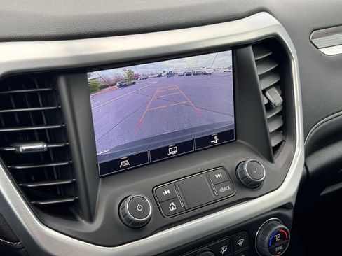 Used 2023 GMC Acadia SLT w/ Preferred Package FWD image 44