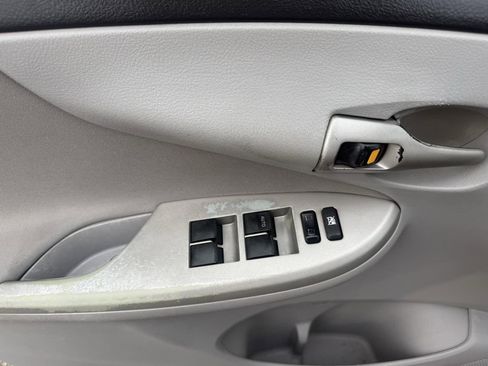 Used 2012 Toyota Corolla LE image 10