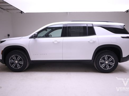 New 2026 Chevrolet Traverse LT image 2