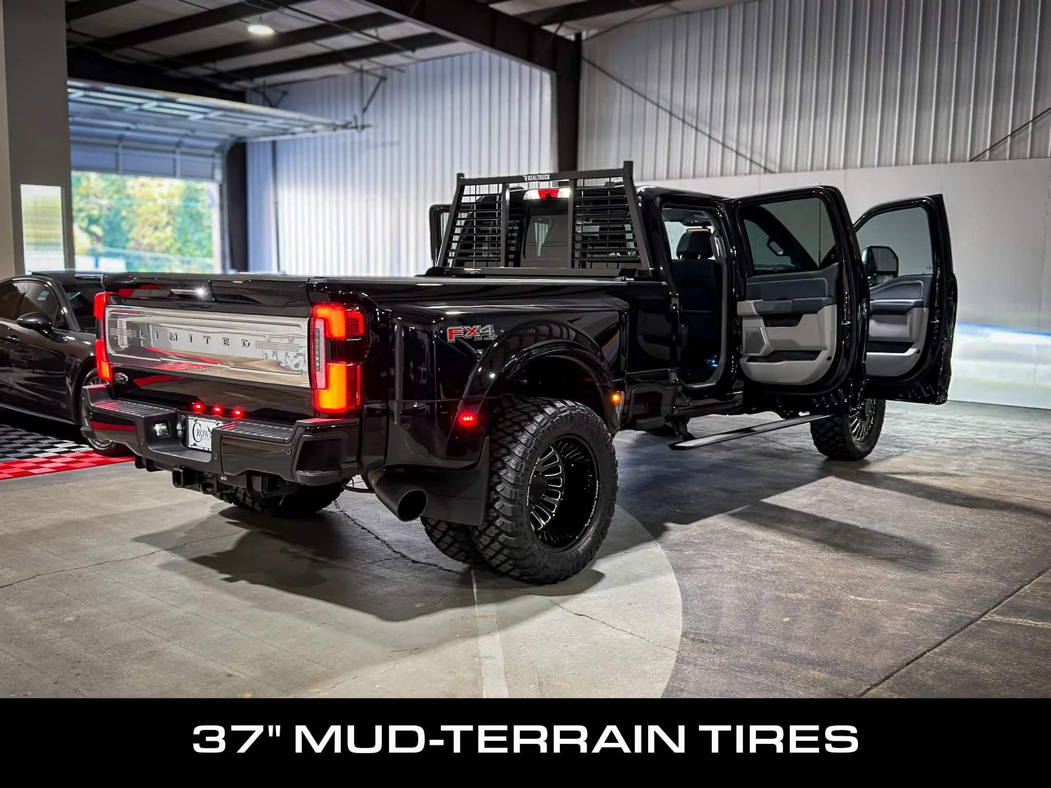 Used 2024 Ford F350 Limited w/ FX4 Off-Road Package AWD/4WD image 37
