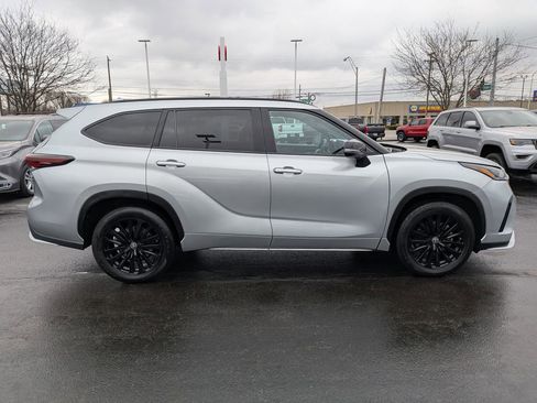 Used 2024 Toyota Highlander XSE image 8
