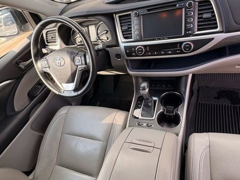 Used 2019 Toyota Highlander Limited Platinum image 21