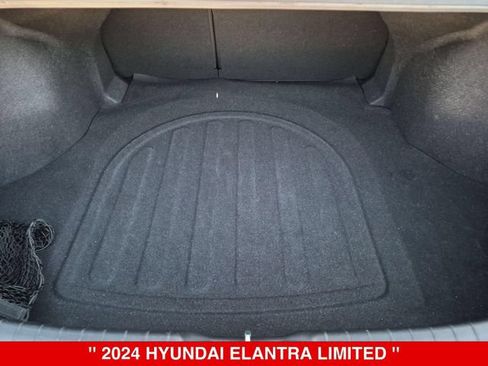 Used 2024 Hyundai Elantra Limited FWD image 34