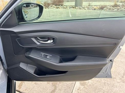 Used 2025 Honda Accord Sport image 29