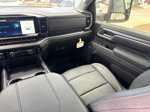 Used 2025 Chevrolet Silverado 2500 LTZ w/ Trail Boss Package AWD/4WD image 17
