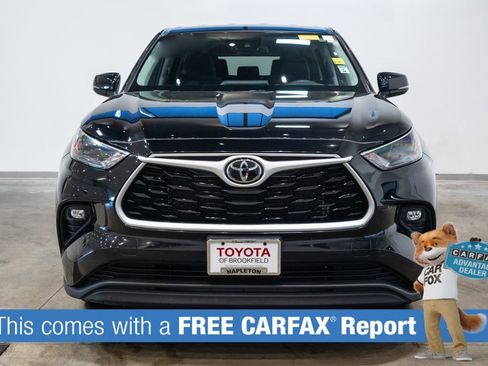 Used 2024 Toyota Highlander LE AWD/4WD image 2