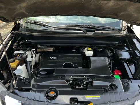 Used 2020 Nissan Pathfinder SL image 44