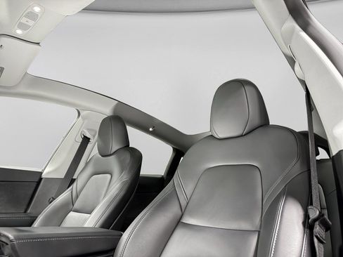 Used 2025 Tesla Model Y Long Range image 23