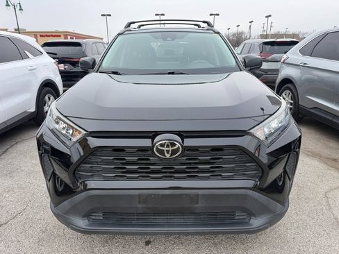 Used 2019 Toyota RAV4 LE image 8
