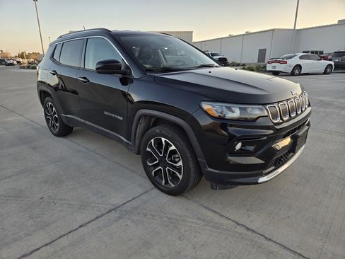 Used 2022 Jeep Compass Limited image 1