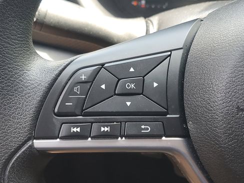 Used 2023 Nissan Kicks SV image 18